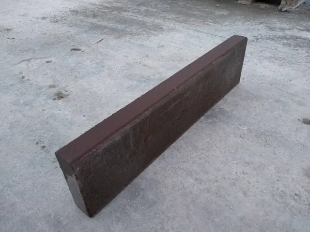 Прямий бордюр, коричневий